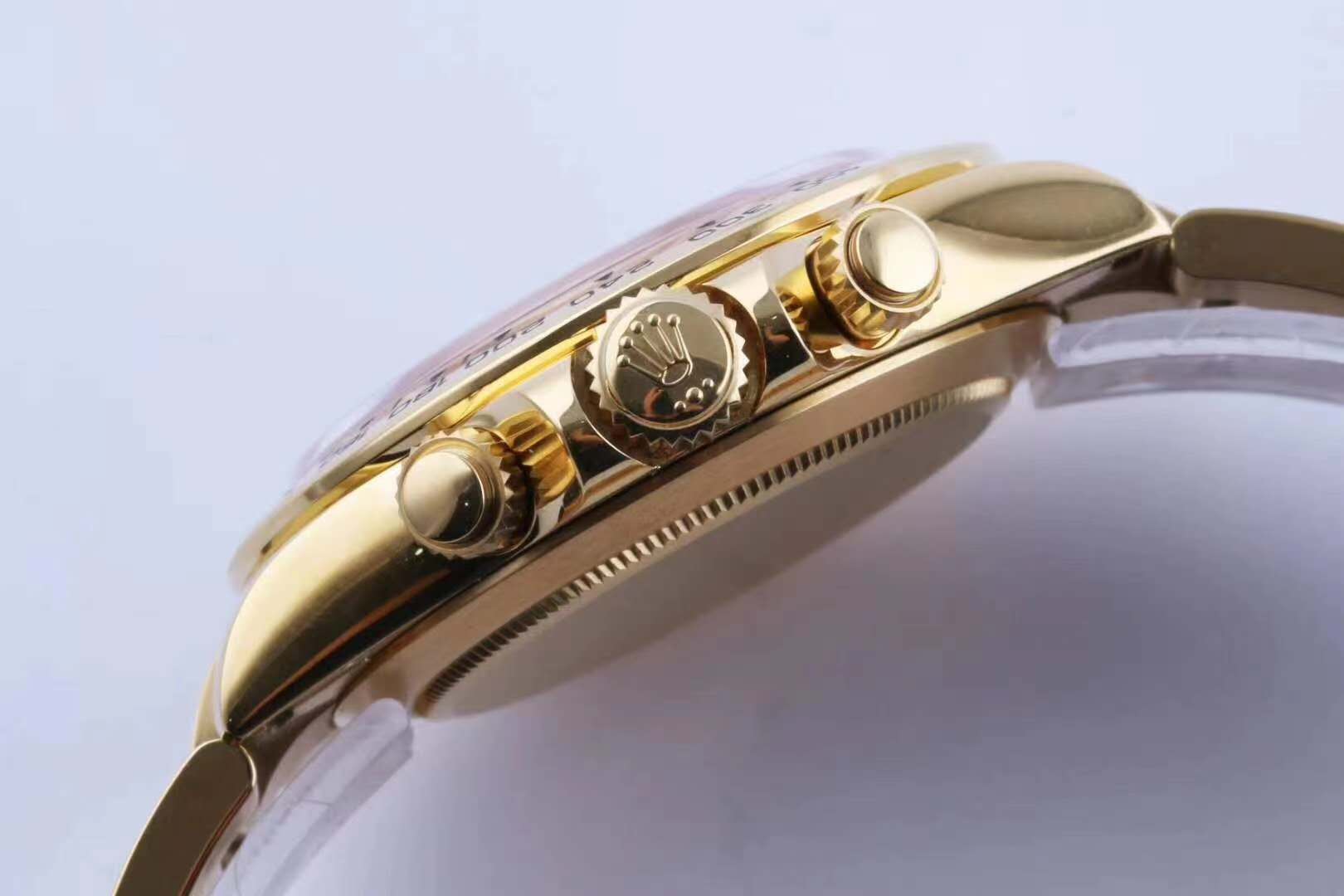 Daytona 116505 Red Dial in Rose Gold