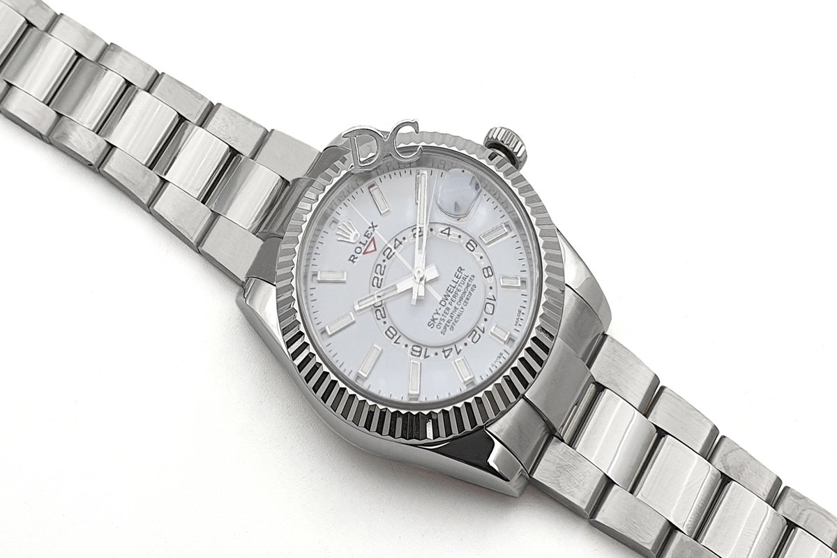 Sky-Dweller 326934 White Dial in White Gold