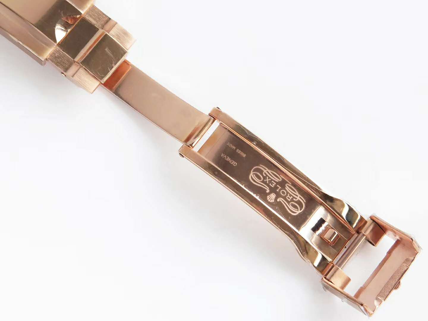 GMT Master II 126715 CHNR “Rootbeer” in Rose Gold