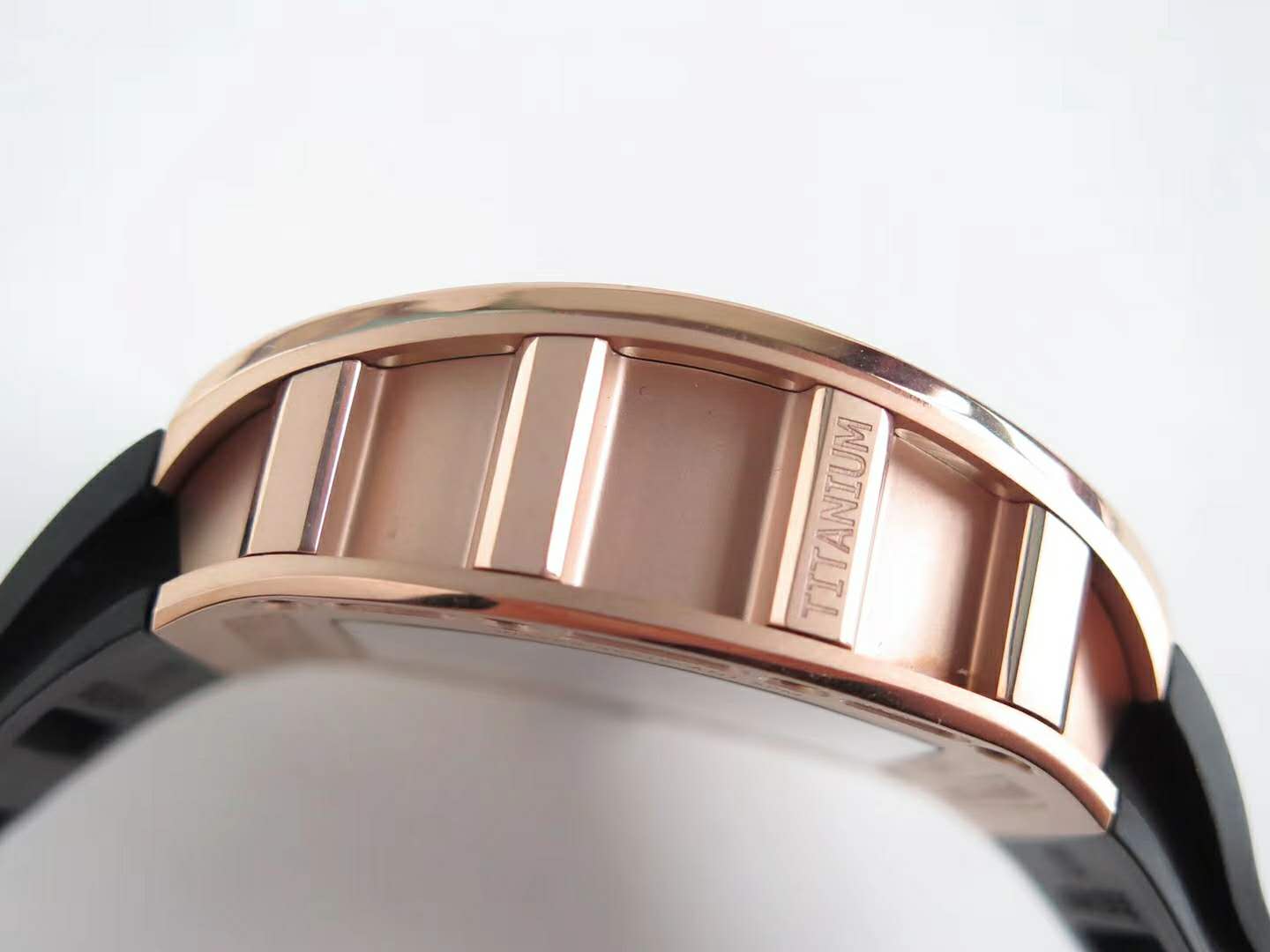 RM 052-01 Tourbillon Skull in Rose Gold