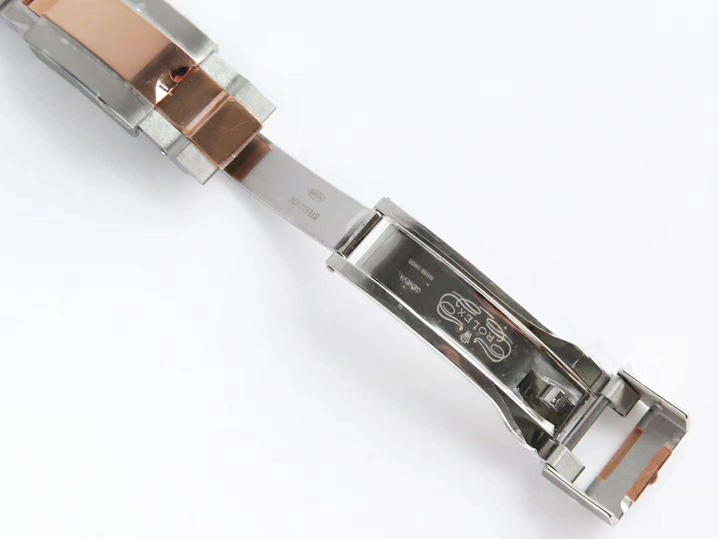 GMT Master II 126715 CHNR “Rootbeer” in Rose Gold and Steel