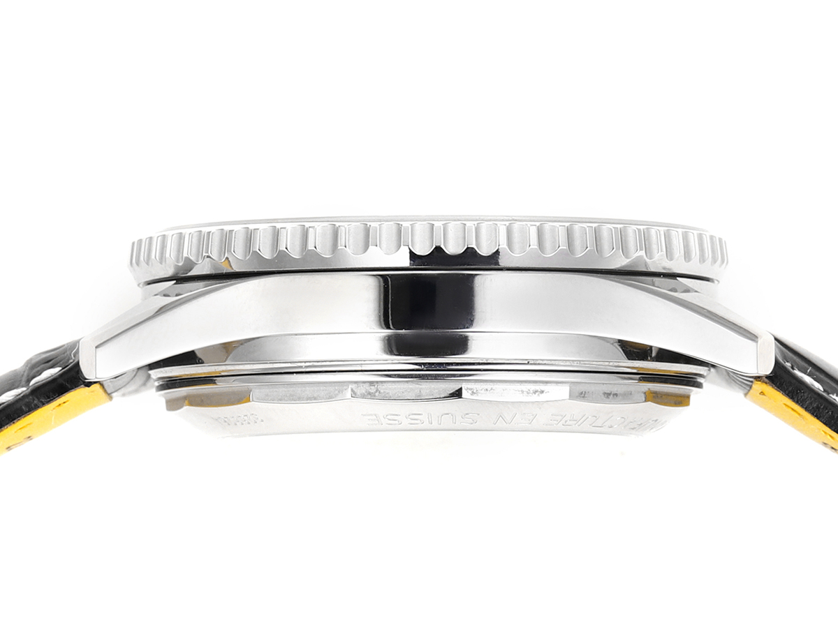 Navitimer B01 Chronograph 43 Silver Dial in Steel on Leather Strap Ref. AB0138241G1P1